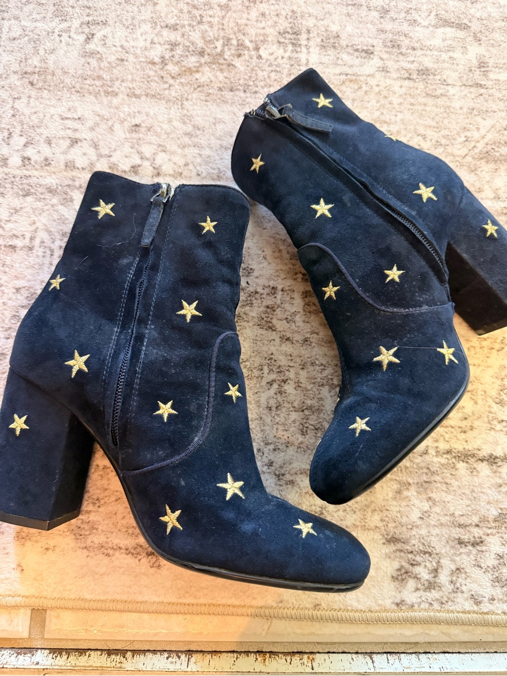 Lola Cruz ankle boots